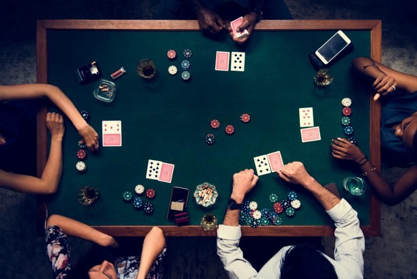 Jogar poker com dinheiro real 