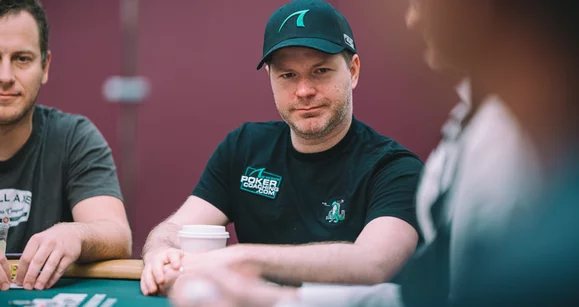 Estratégia de poker com Jonathan Little: E quando você não ganha nenhuma mão?