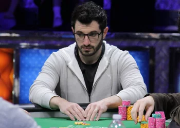 Como não ter medo de jogar deep stacks: lições de Phil Galfond