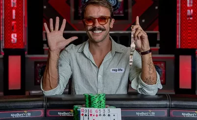 É PENTA! Yuri Martins Dzivielevski conquista seu quinto bracelete da WSOP